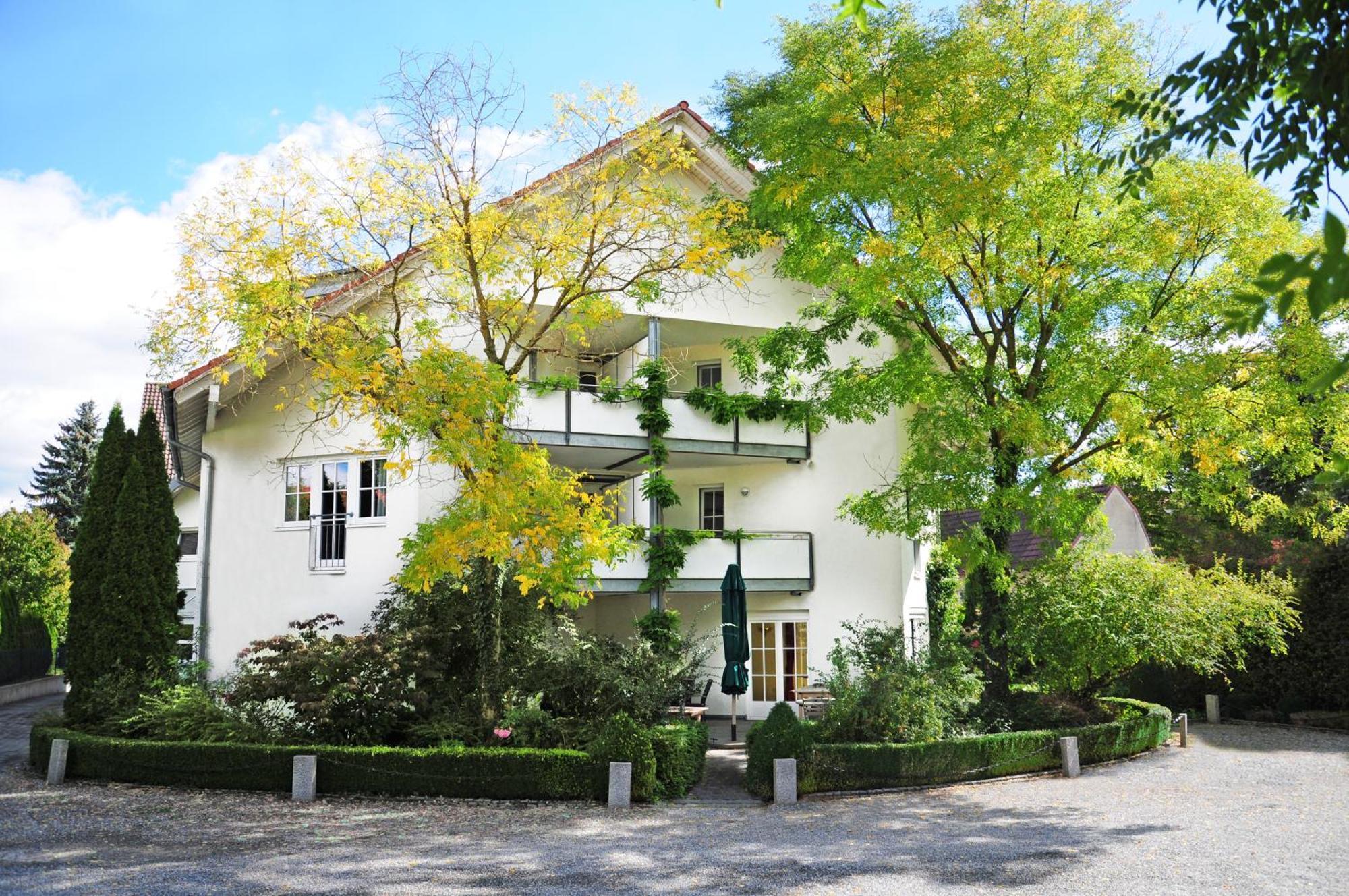 Hotel Krone Ueberlingen Am Ried Зінген Екстер'єр фото